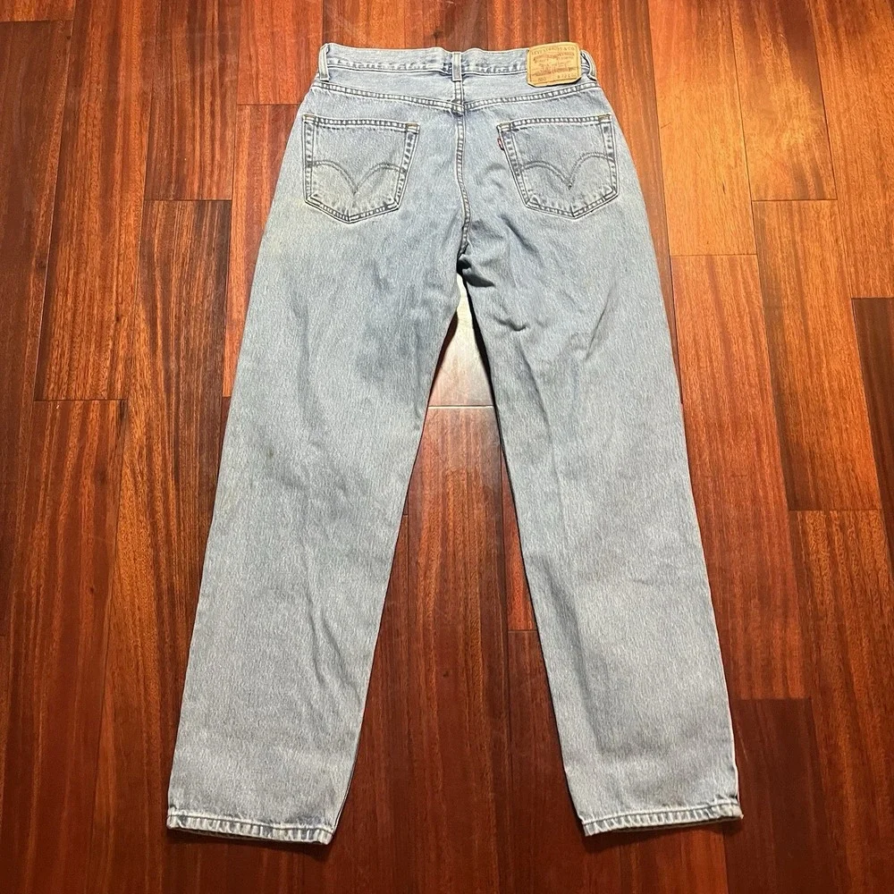 Vintage Levis Jeans Mens 33x32 550 Blue Relaxed Fit Denim Light Wash Y2K READ*